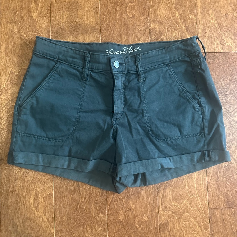 Universal Thread Women's Dark Green Cargo Shorts NWOT